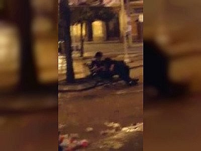 Couple have sex on the strreet