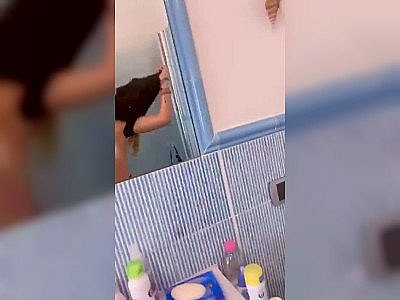 italian women showing off their titties