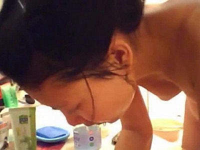 Momma from Taiwan spied at home naked