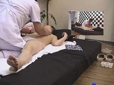 Massaging and fingering Japanese whore