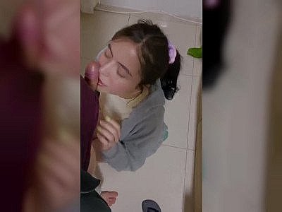 Lovely girl giving oral post 655 full video link in bio