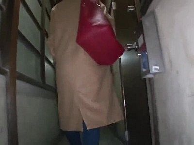 Bring her out to eat and eat her vag p01