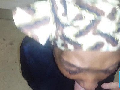 Ghetto woman giving a blowjob HD