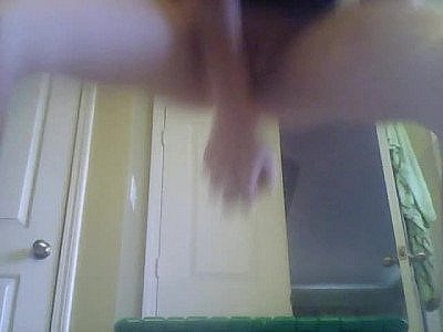 Young girl masturbates with a hairbrush!