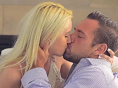 Horny Brooke gets her cunt filled with cum unexpectedly