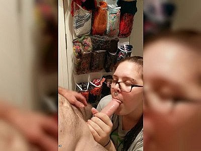 Fat nerdy fat blows my cock like no tomorrow