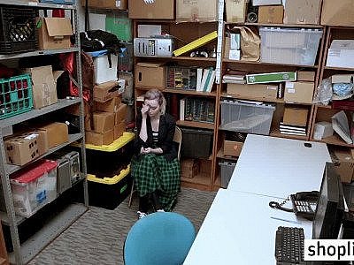 Bad LP officer drilled a hot blonde young girl with huge tits