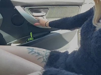 Girlfriend wears butt plug in public. Flashes ass and tits and gets caught multiple times