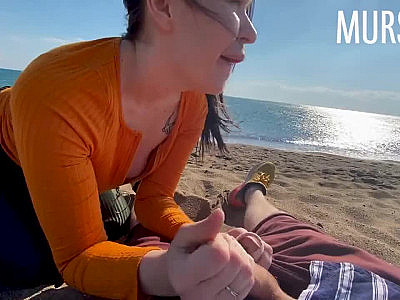 The Bitch was Excited by an Interactive Sextoy and Sucked on the Beach